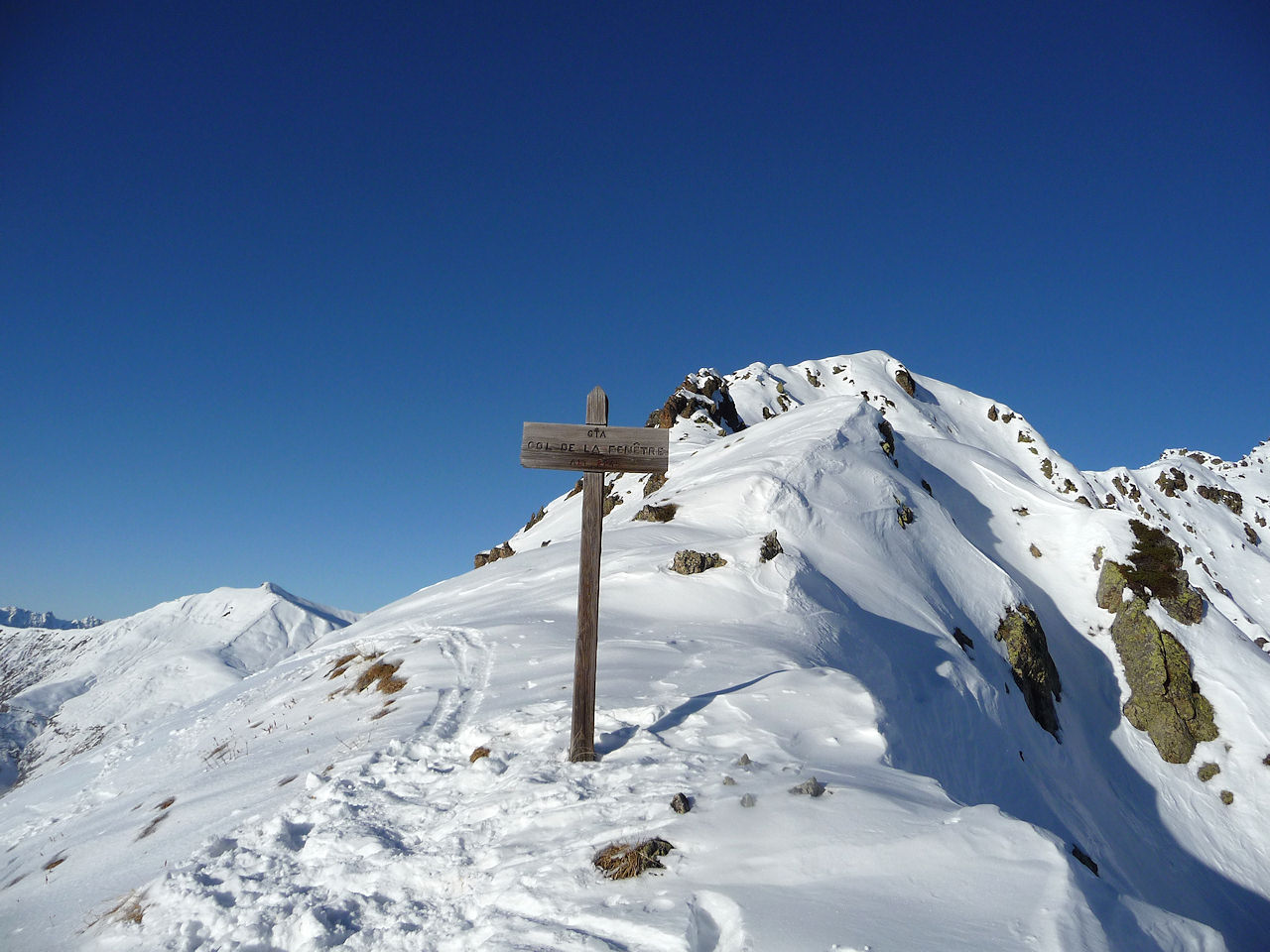 Col de la fenêtre : La remontée a été un peu galère à cause des peaux qui refusaient de coller.