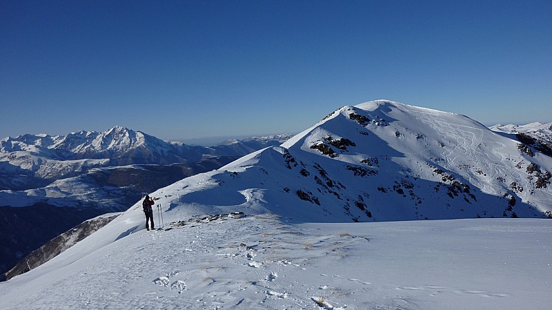 Sur la crête du Montségu : avant la session de ski plaisir dans la "vallée blanche", hors piste de Peyragudes.