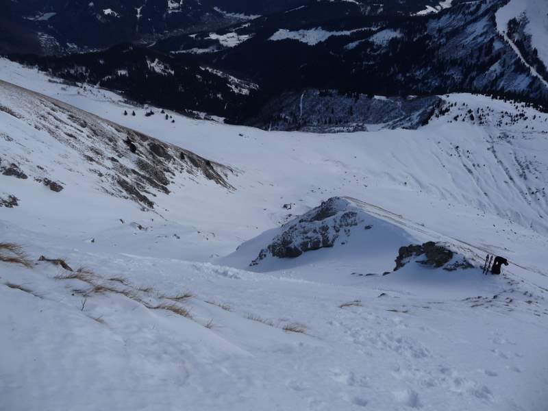 #2 Pte du Replan : Couloir E, assez engageant à première vue. Mais un examen approfondi révèlera le contraire Pte du Replan : Couloir E, assez engageant à première vue. Mais un examen approfondi révèlera le contraire