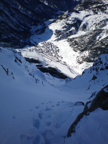 #4 La rampe du Lasseron : Il n La rampe du Lasseron : Il n'y a plus qu'à se laisser glisser à Cervières, 1000 m plus bas !