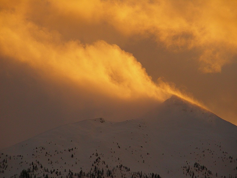 #8 Soir au coucher : La petite Autane prend feu Soir au coucher : La petite Autane prend feu