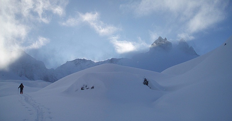 #5 Combe de Pradin : Paysage superbe sous les aiguilles Combe de Pradin : Paysage superbe sous les aiguilles