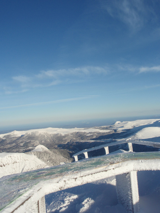 #3 Puy de Sancy : Vue vers le Mont Dore Puy de Sancy : Vue vers le Mont Dore