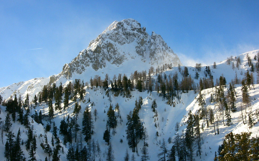 #4 Le vent de N souffle fort sur le Cayre Archas et les crêtes Le vent de N souffle fort sur le Cayre Archas et les crêtes