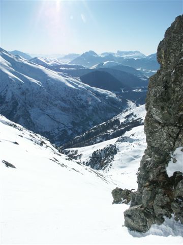 #2 Tabor : Vue sur le Dévoluy depuis le couloir sud du Tabor. Tabor : Vue sur le Dévoluy depuis le couloir sud du Tabor.