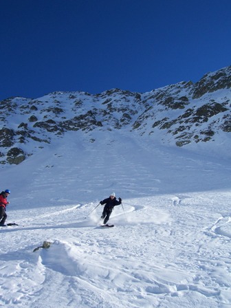 #5 au bas de la face : de la poudre et des belles lignes.. au bas de la face : de la poudre et des belles lignes..
