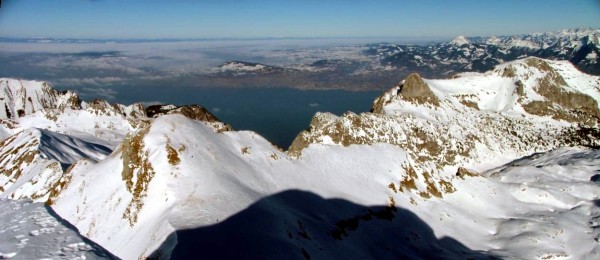 Vue sommitale : Vue sur le Léman et le Gramont