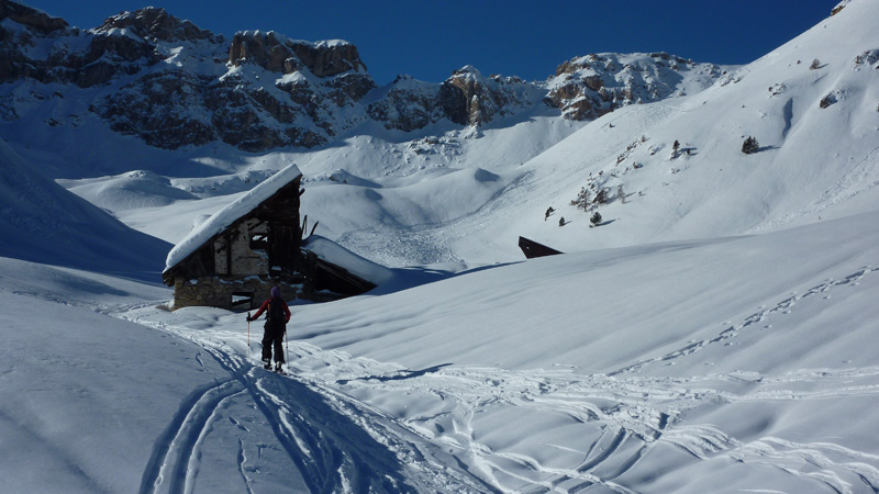 #1 Chalets d Chalets d'Izoard : On voit la plaque sur la droite