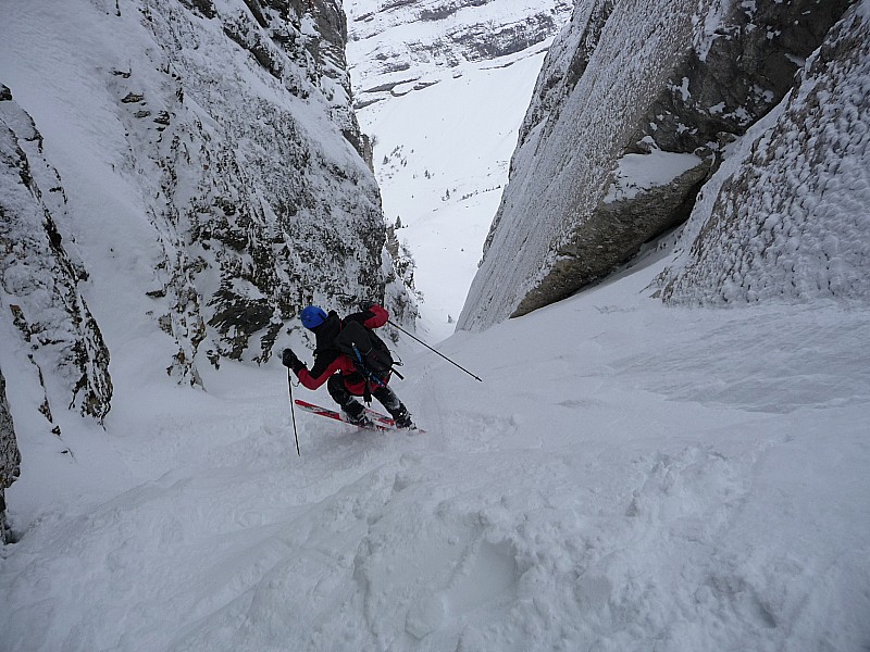 Haut du couloir : Sylvain en pleine action.