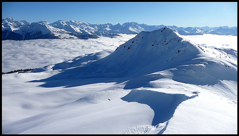 #7 Le Quermoz au premier plan puis les glaciers de la Vanoise au second. Depuis le sommet. Le Quermoz au premier plan puis les glaciers de la Vanoise au second. Depuis le sommet.