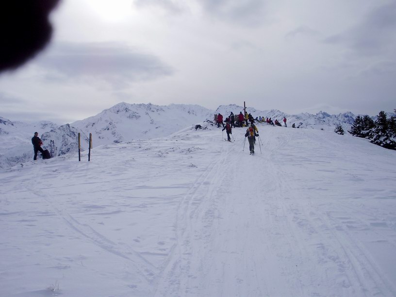 #8 Arrivée à la croix : Foule au sommet, y Arrivée à la croix : Foule au sommet, y'en avait partout!