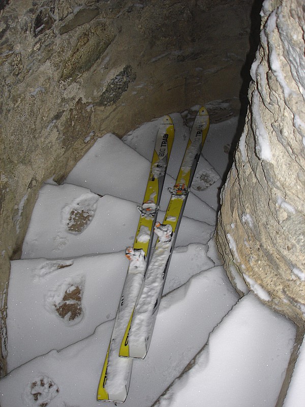 #3 et c et c'est le #NIS ! : manque de neige et skis pas assez taillés pour une telle courbure...