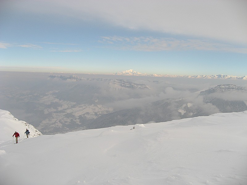 Mt Blanc : Depuis la Croix, Michel et Brigitte arrivent.
Mt Blanc sur Chartreuse..