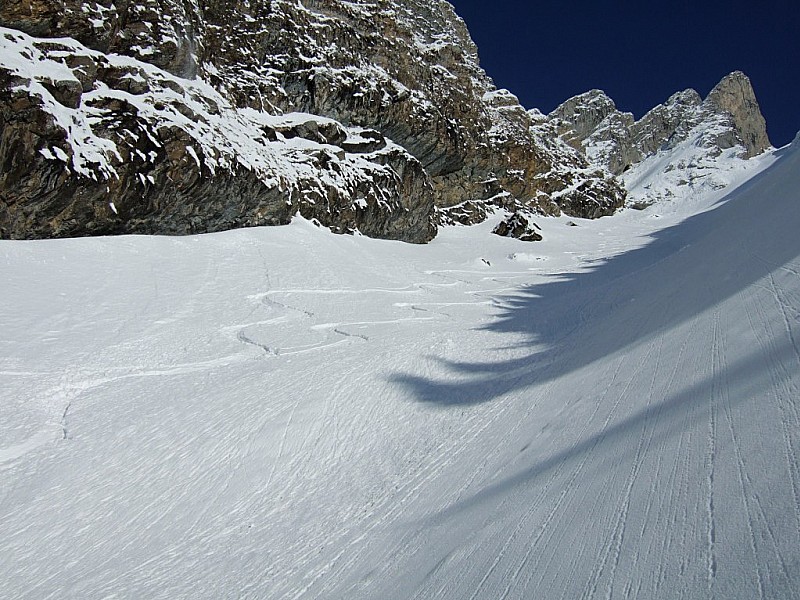 #6 Couloir Chauchefoin : Une bonne profonde. Partie haute du couloir Couloir Chauchefoin : Une bonne profonde. Partie haute du couloir