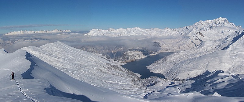 #4 point 2295 (Mt des Acrays) : Sur la crête venant du passage de Miraillet, vue à 360° du Mt Blanc à la Vanoise point 2295 (Mt des Acrays) : Sur la crête venant du passage de Miraillet, vue à 360° du Mt Blanc à la Vanoise
