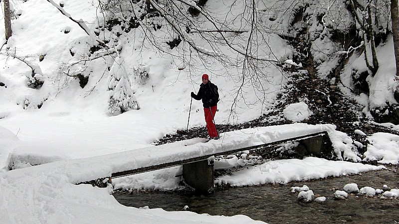 #1 Traversée du Tenaison : petit pont de neige Traversée du Tenaison : petit pont de neige