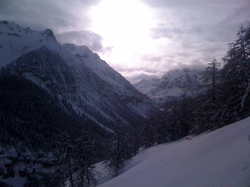 #1 Carlé : Vue du vallon de Gialorgues au début de la montée Carlé : Vue du vallon de Gialorgues au début de la montée