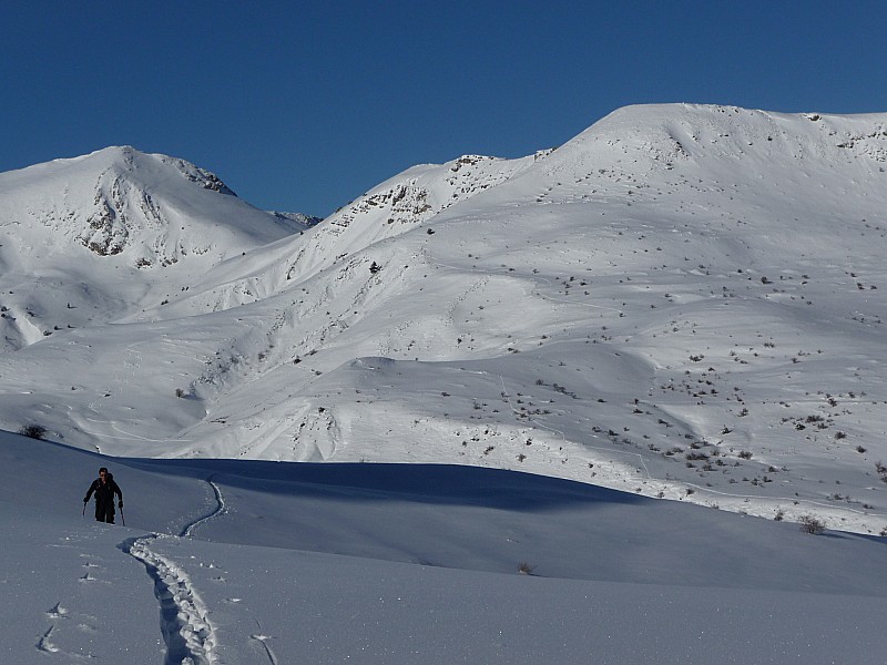 #8 Gde Cloche de Barles : Grande traversée sous la petite cloche pour rejoindre le col 1734m Gde Cloche de Barles : Grande traversée sous la petite cloche pour rejoindre le col 1734m