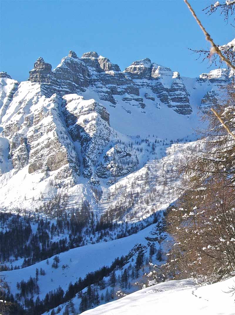#1 Croix Carlé : Le couloir de la Raie des Fesses commence a être bien rempli, il va falloir le refaire en essayant de pas y laisser la peau ! Croix Carlé : Le couloir de la Raie des Fesses commence a être bien rempli, il va falloir le refaire en essayant de pas y laisser la peau !
