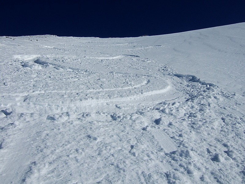 #7 face W de Tardevant : Dans les dépressions la neige est assez bonne. Haut de la face face W de Tardevant : Dans les dépressions la neige est assez bonne. Haut de la face