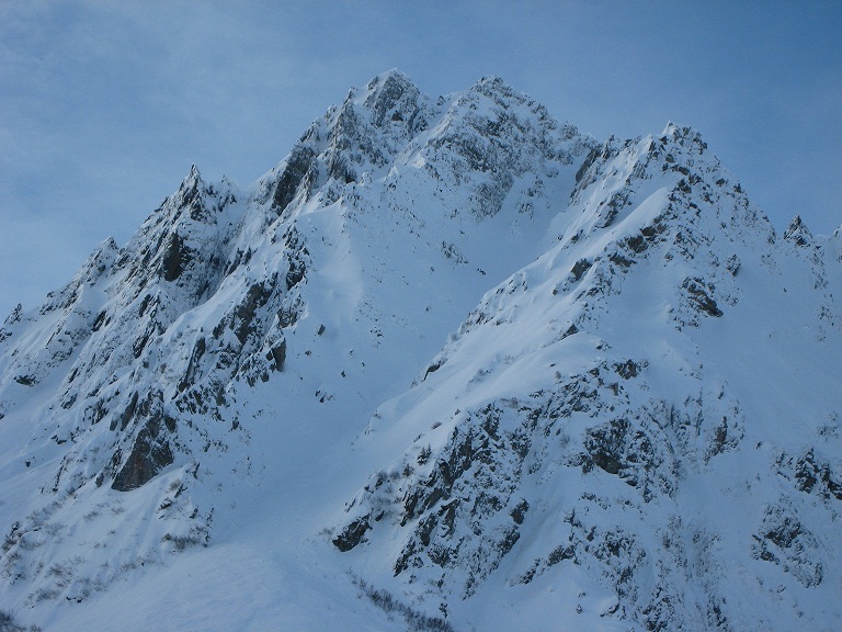 Rocher de Vallorin : Un couloir qui donne envie d'y trainer ses skis...