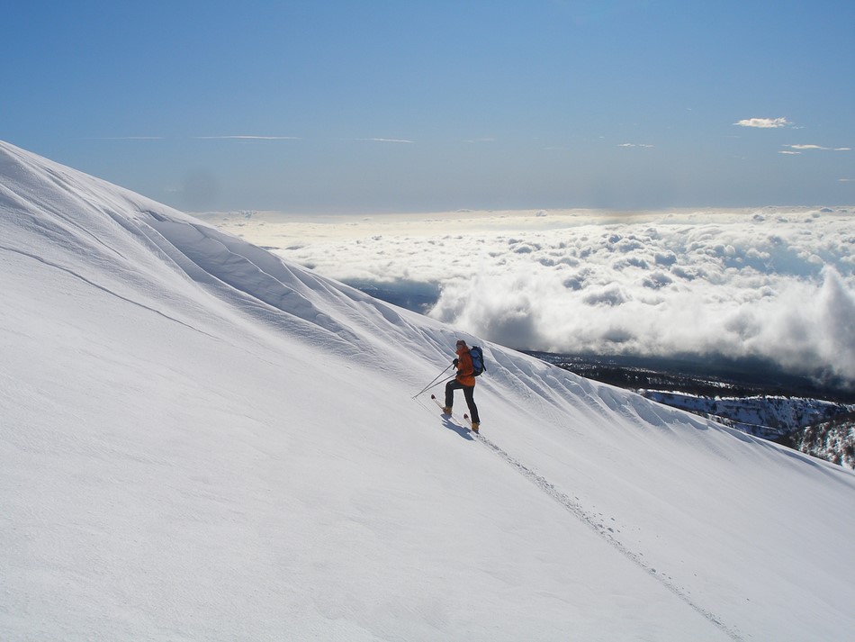 Dans la deuxième descente : Vue sur les plaines au sud du Ventoux