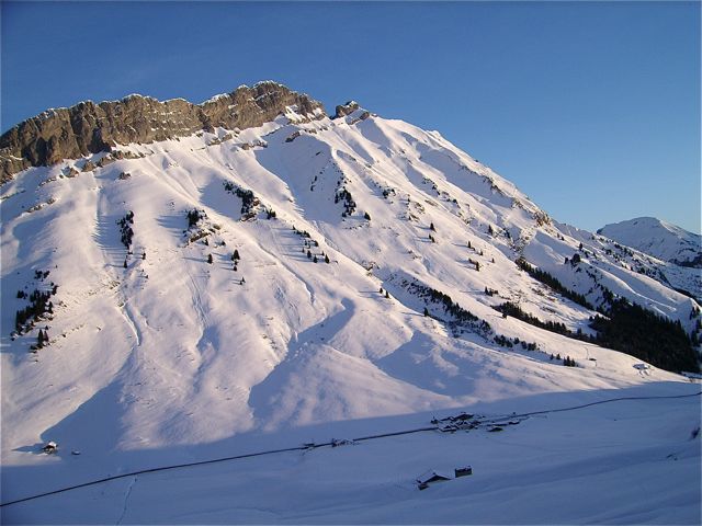 #2 Faces sud des Aravis : Le seul moment de la journée ou on verra le soleil Faces sud des Aravis : Le seul moment de la journée ou on verra le soleil