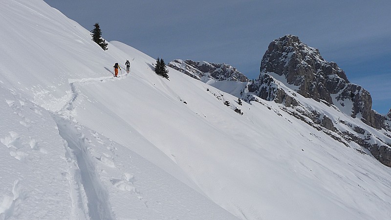 Jallouvre : Montée entre l'Aiguille Verte et le Buclon, il fait encore beau.