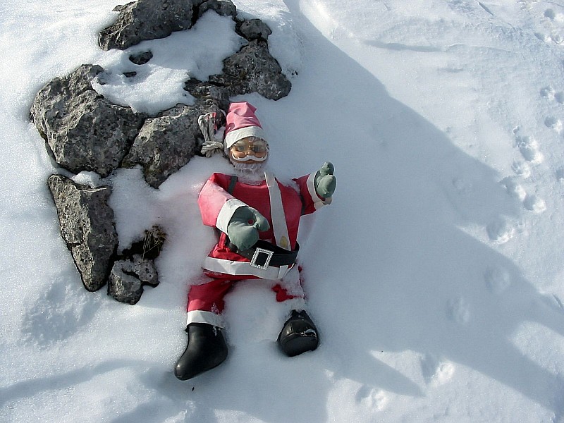 #2 pere noel : on a trouvé la planque du pere noel!!! pere noel : on a trouvé la planque du pere noel!!!
