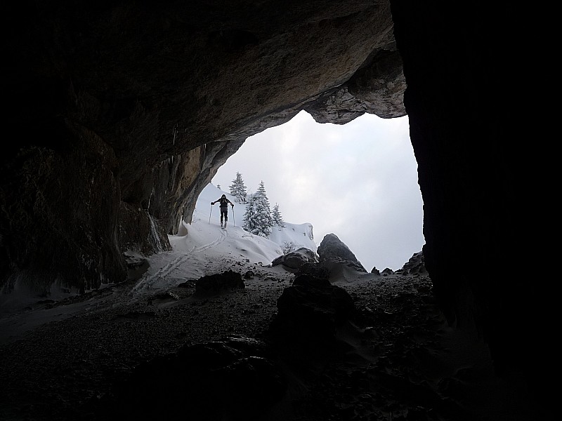 #3 Dans la grotte : Jb au fond Dans la grotte : Jb au fond