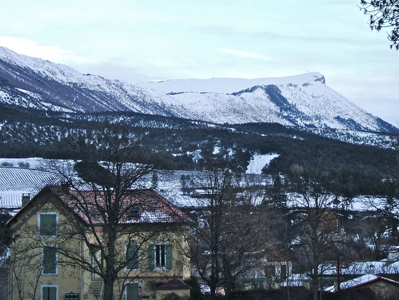 #17 Chamatte : Pic de Chamatte vu de St André des Alpes. Chamatte : Pic de Chamatte vu de St André des Alpes.