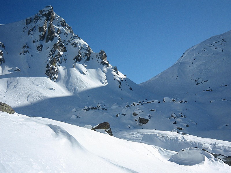#3 La Cime du Trem : rocheuse et le pas du Trem à sa droite. Du Pas c La Cime du Trem : rocheuse et le pas du Trem à sa droite. Du Pas c'est l'arête à gauche qui mène au sommet.