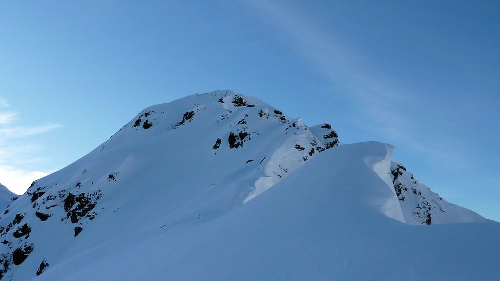 #7 Pointe du Sifflet : y a encore de la route... gaffe aux corniches qui sont enormes Pointe du Sifflet : y a encore de la route... gaffe aux corniches qui sont enormes