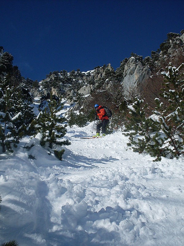 Couloir : J'attends un peu ...petit repos au soleil après la sortie de l'étroiture.