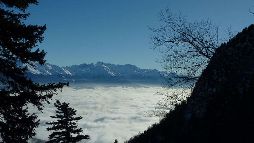 #13 Belledonne Sud : mer de nuages dans le Grésivaudan depuis 2 jours Belledonne Sud : mer de nuages dans le Grésivaudan depuis 2 jours