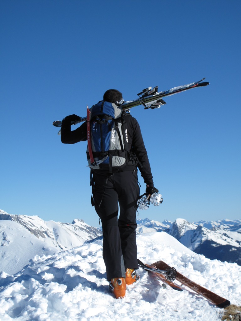 #5 Pic de la Corne : Sur l-aire de chaussafe au sommet Pic de la Corne : Sur l-aire de chaussafe au sommet