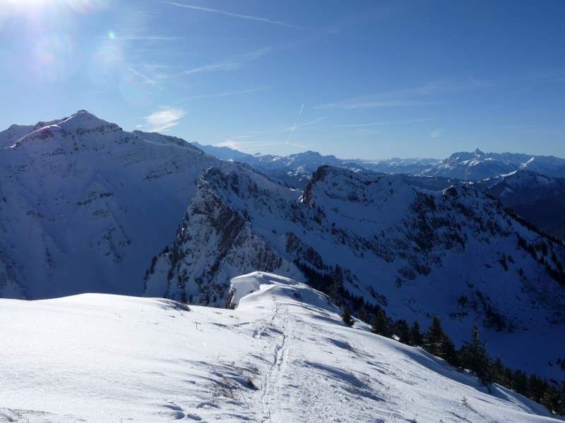 #2 Pic de la Corne : Vue sur Tavaneuse, Brion et Savolaire Pic de la Corne : Vue sur Tavaneuse, Brion et Savolaire