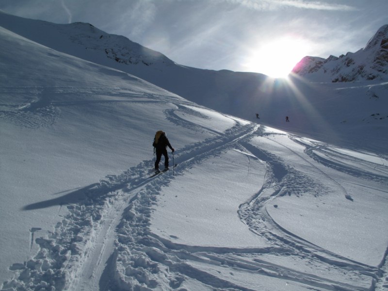 #1 Sous le lac : Bientôt le vallon supérieur avec un peu de soleil Sous le lac : Bientôt le vallon supérieur avec un peu de soleil