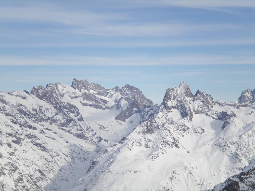 #10 Ecrins : Petite vue vers les Ecrins... et quel observatoire pr L Ecrins : Petite vue vers les Ecrins... et quel observatoire pr L'aiguille du Plat de la Selle !