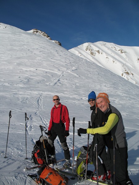 #1 3 skitouriens au Col de l 3 skitouriens au Col de l'Ane : 1iere montée