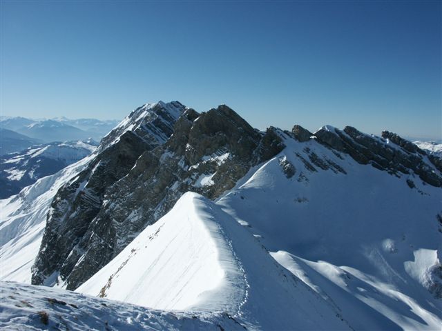 #1 Tête de Paccaly. : Vue sur l Tête de Paccaly. : Vue sur l'arête terminale et le trou de la mouche.