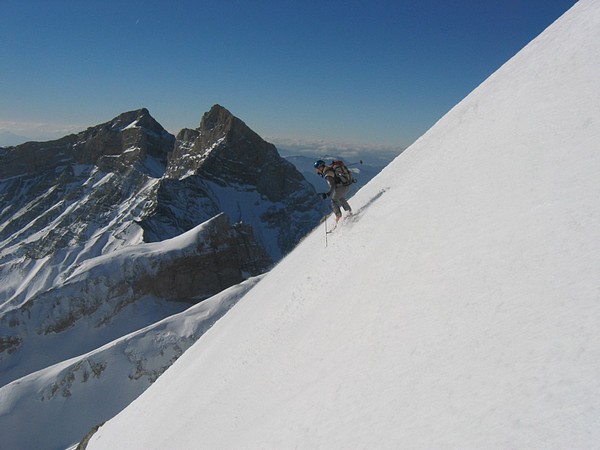 #5 MLF ski de couloir : MLF le voloboy qui monte qui monte !!! dans le 45° bien tapé MLF ski de couloir : MLF le voloboy qui monte qui monte !!! dans le 45° bien tapé