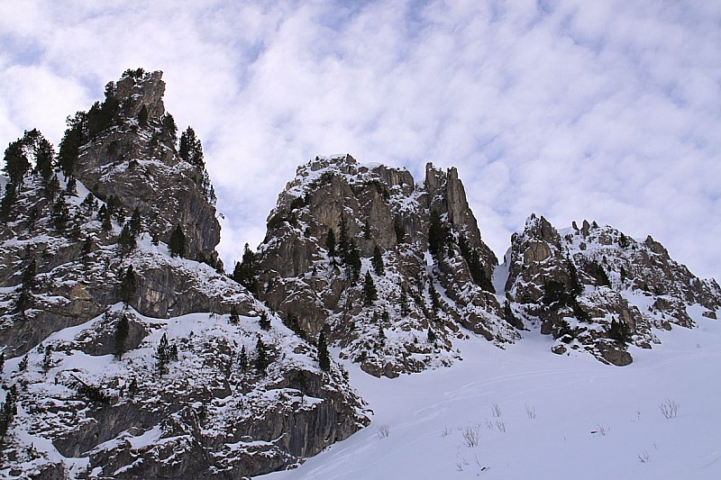 #3 Couloir N : Le haut du couloir apparaît à droite Couloir N : Le haut du couloir apparaît à droite