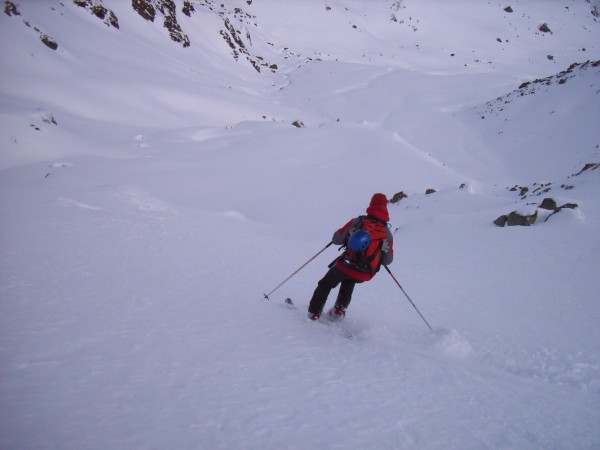 #8 Combe NE de Cret Lognan : Marinette fait fumer les planches en direction du chalet de Valbuche Combe NE de Cret Lognan : Marinette fait fumer les planches en direction du chalet de Valbuche