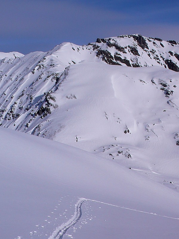 #2 En montant sur crêt Lognan : En montant sur Cret Lognan, vue sur Col et pointe de Valbuche, et sur Mollard des boeufs En montant sur crêt Lognan : En montant sur Cret Lognan, vue sur Col et pointe de Valbuche, et sur Mollard des boeufs