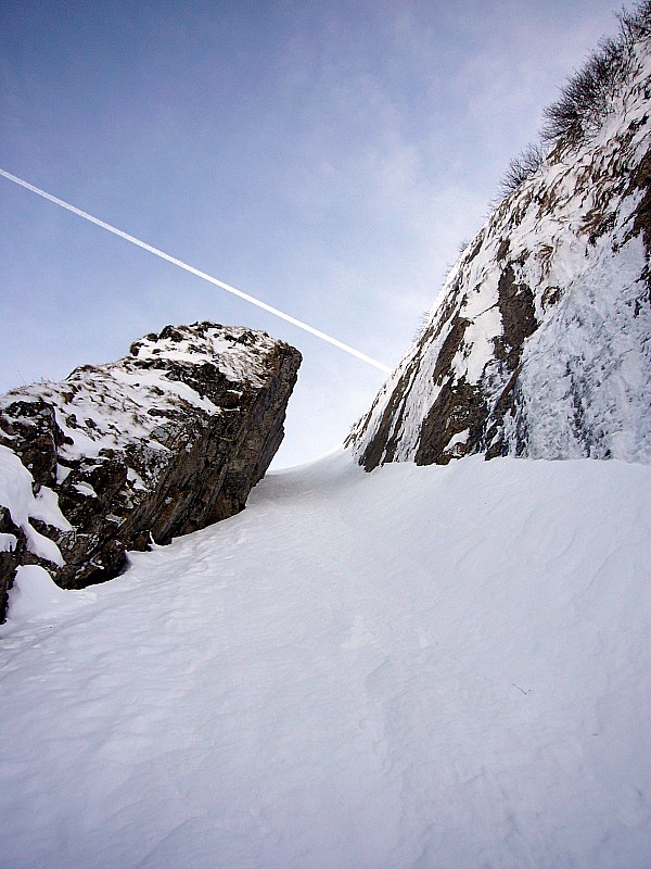 #1 Bas du couloir : Vierge!!!! Bas du couloir : Vierge!!!!