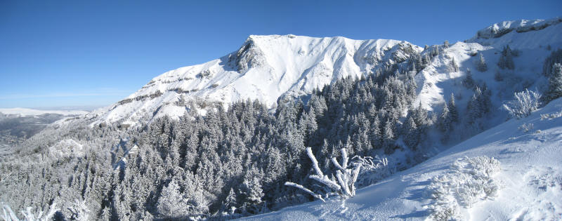 Roc de Cuzeau : En montant au Puy des Crebasses