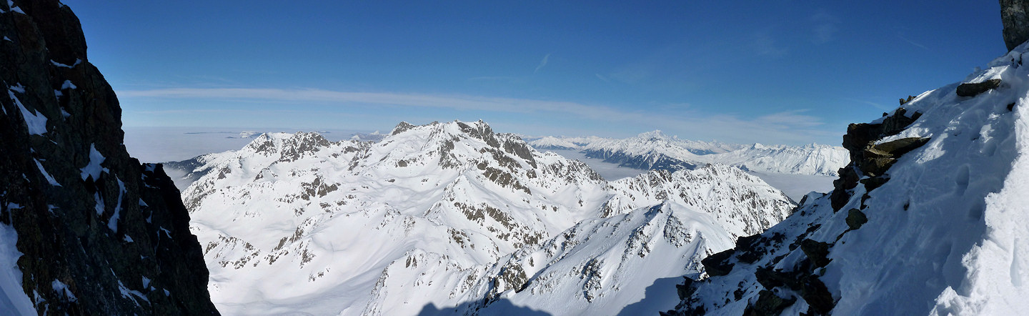 #4 De la crête : Vue vers le Nord, avec l De la crête : Vue vers le Nord, avec l'imposant Pic du Frêne.
