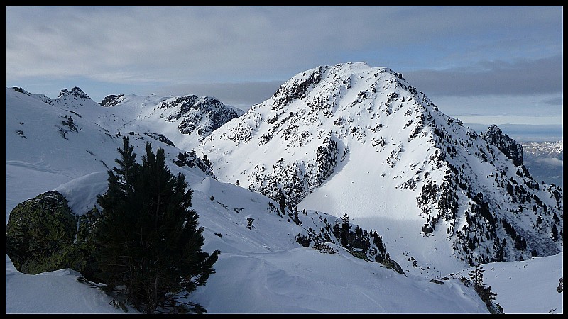 #4 En montant, rétro : Rayon de soleil sur le Grand Eulier depuis la combe de la Petite Vaudaine. En montant, rétro : Rayon de soleil sur le Grand Eulier depuis la combe de la Petite Vaudaine.