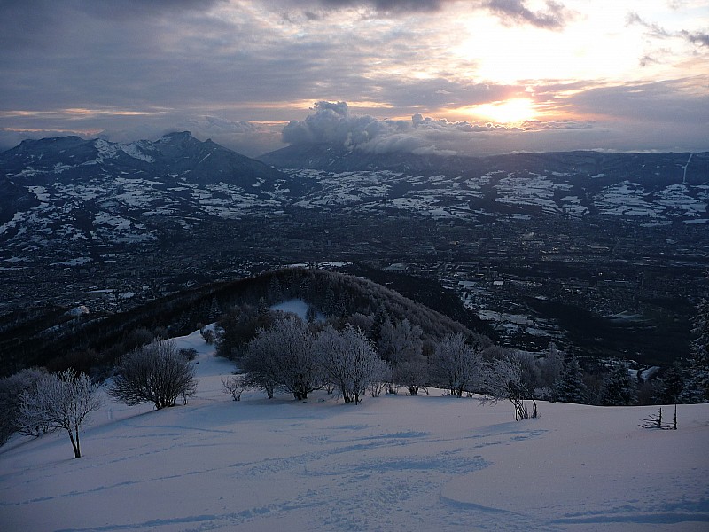 #3 Couchant : Gros nuages et coucher de soleil pour amorcer la descente. Couchant : Gros nuages et coucher de soleil pour amorcer la descente.